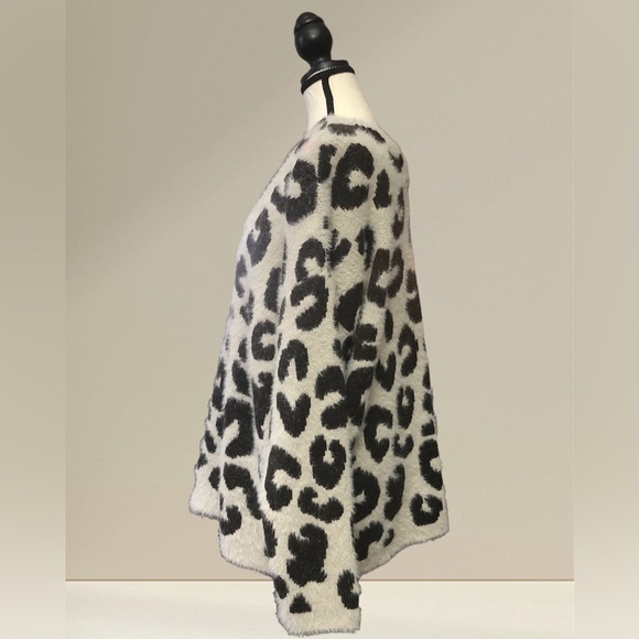 Lisa Robertson Women’s Sweater Leopard print - Picture 5 of 8